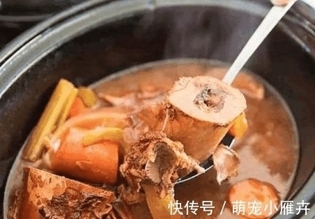 炖肉、炖骨头汤时，切记不要放“此物”，不然肉有臭味，汤还那么难喝