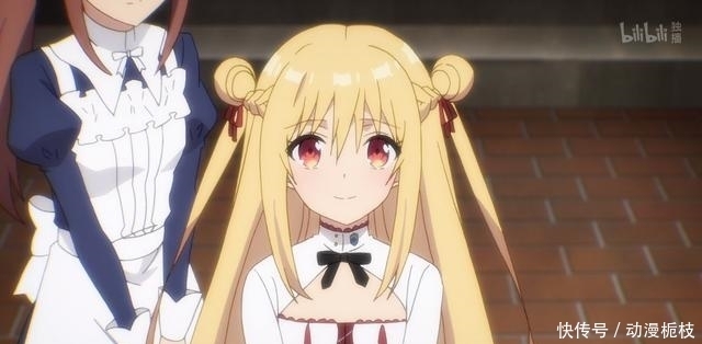 女主|动漫女主衣服被吐槽像“天猫”,官方也来凑热闹了!