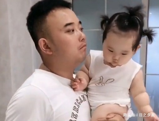 偷吃|“不老实奶爸”躲着娃“偷吃”火了,娃啥玩意嗖一下不见