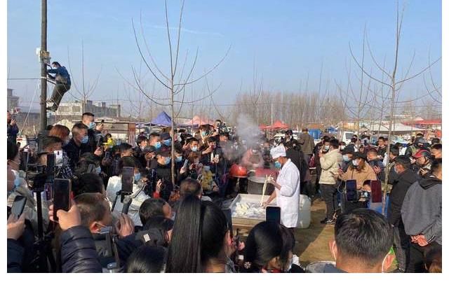 众叛亲离|“众叛亲离”的大衣哥：他的结局，早在10年前就已经注定了