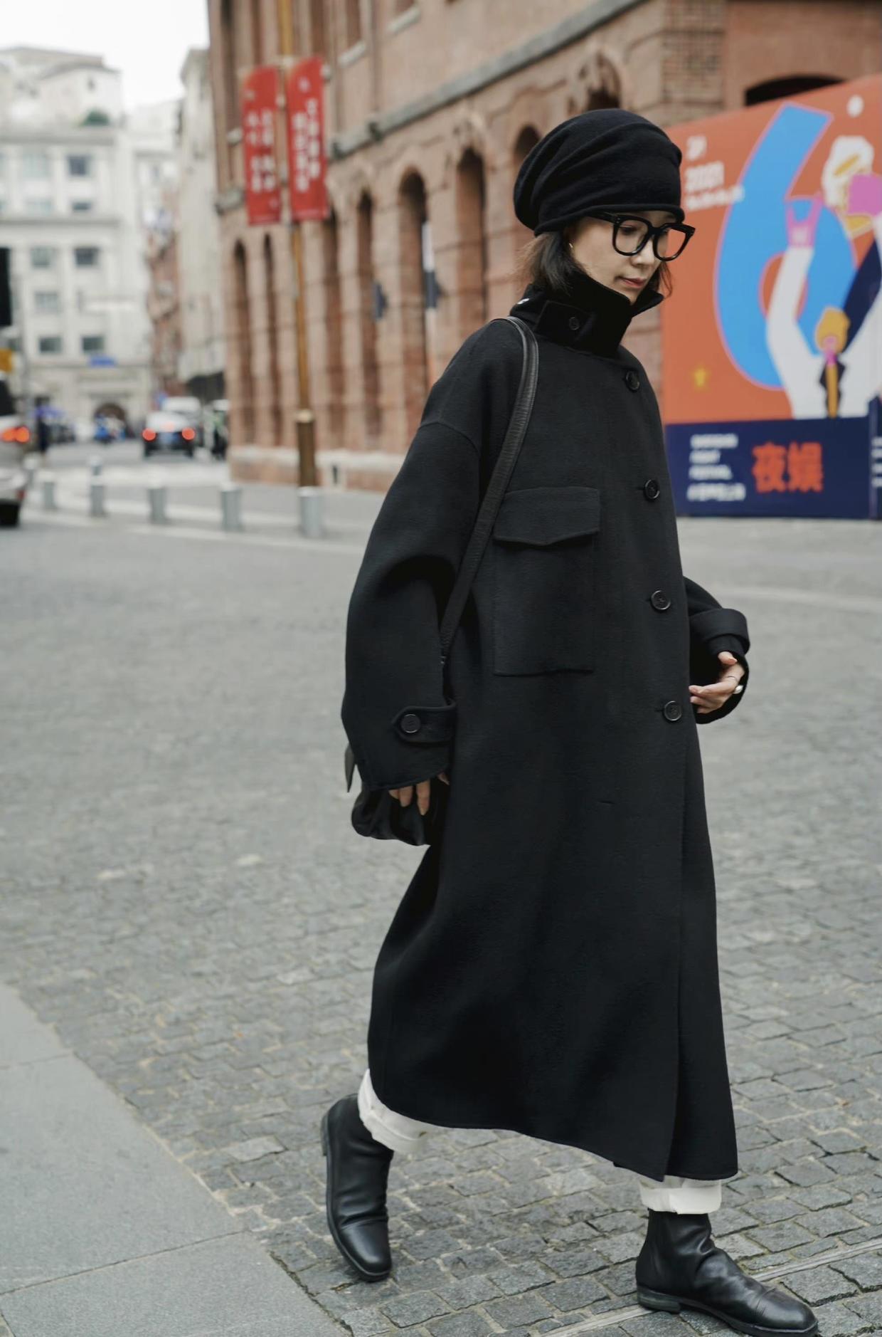 打扮 这才是中年女人该有的打扮,三木妈妈的“大衣”搭配,美过同龄人