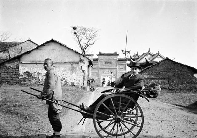 民国初年,有司为何重兵保护一个美国人?他肩负着什么重要任务?