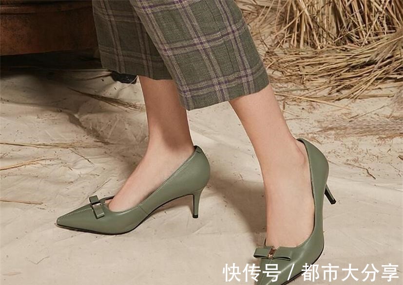 细高跟鞋|简单的黑色细高跟鞋, 勾勒出优美动人的线条!