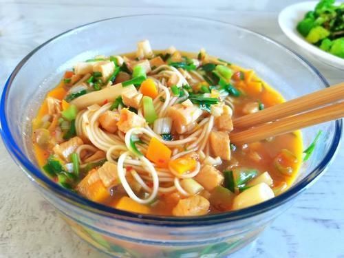 一个人的晚餐不偷懒,一饭一菜一果盘,照顾好自己的身体才是王道