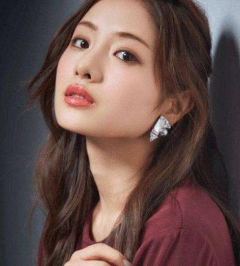 日本|为什么日本女生皮肤不开美颜也很好？她们坚持4件事，真挺细节的