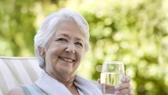 特征|此处“毛发”越长,说明你会活得越久,你有多少公认的长寿特征?