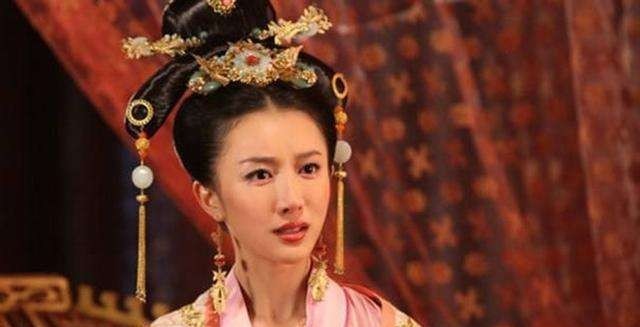 帝王|一位歌妓出身的贵妃,迷倒两朝帝王,写下一首无数男儿都羞愧的诗