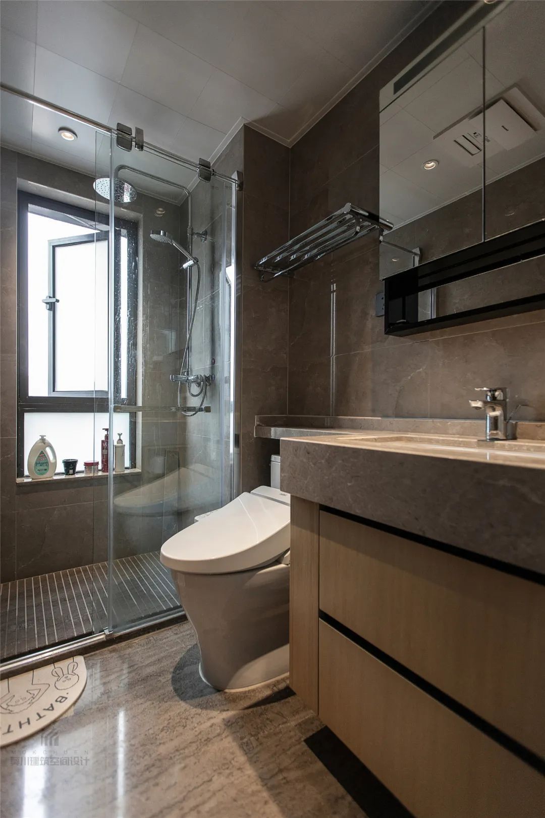 布置|90㎡现代侘寂风，极简的空间，优雅的线条，舒适的软装