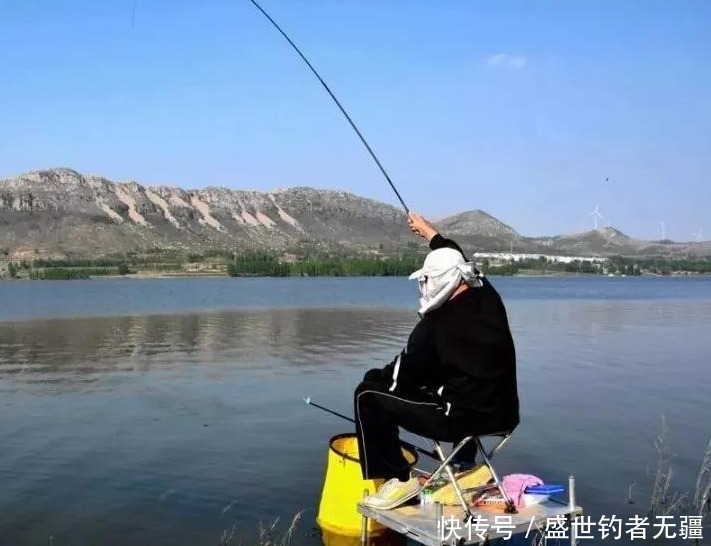 提竿上鱼时最容易出错的几点，上钩的鱼也会跑掉！——盛世三渔