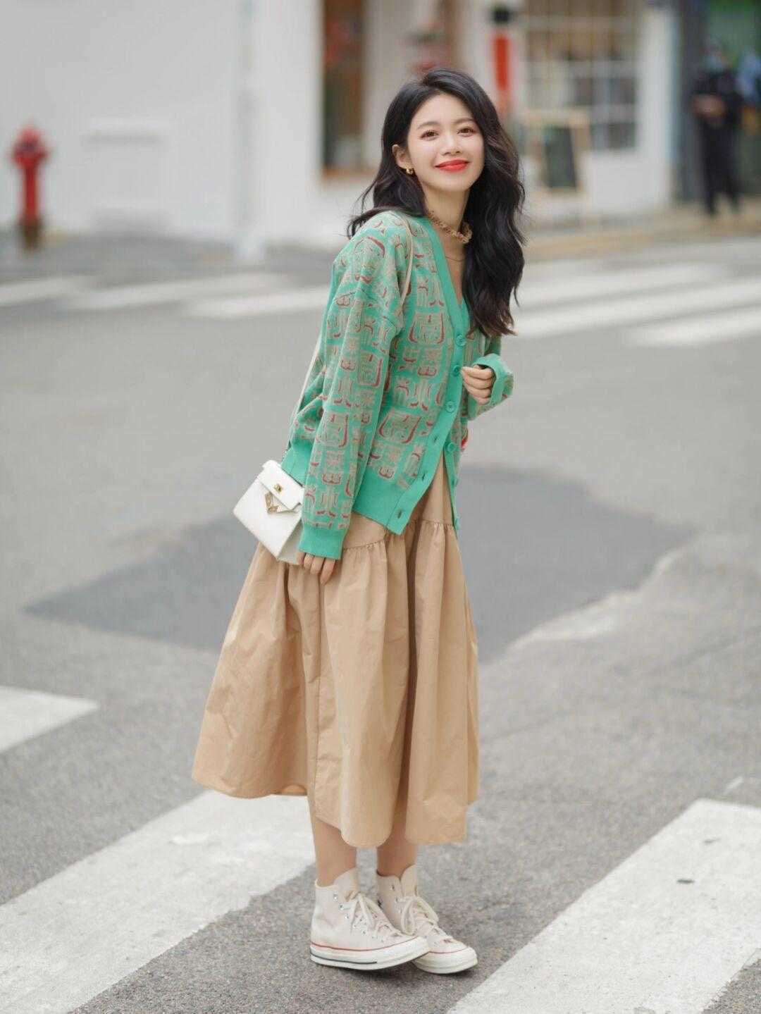 小仙女们 日常穿搭没头绪?快来看看这些简约大方的气质穿搭,谁穿谁美