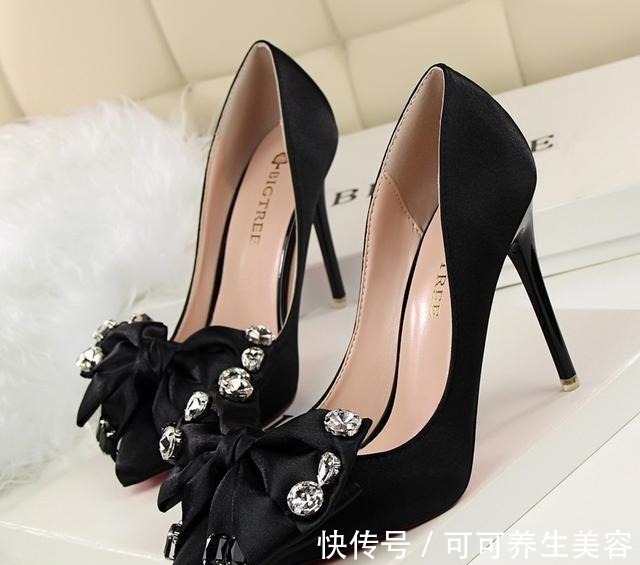 女神 时尚个性的细跟单鞋,时髦有型,尽显满满的女神范!