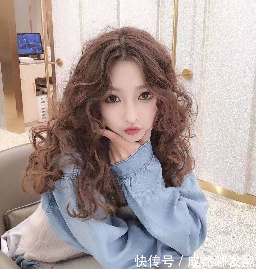 小个子女生远离这四款显矮的发型,第一显胖、第三显矮,莫踩雷