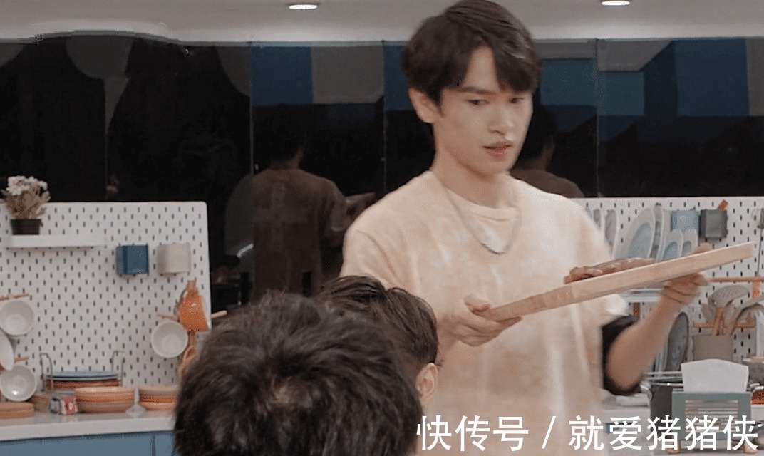 陳思銘|心動(dòng)的信號(hào)4女3方彬涵喂牛排給男2，男4直接吃醋說撒糖吧！