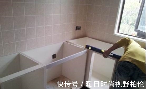 橱柜|安装橱柜时,这个“小东西”你别漏装,让你橱柜更牢固