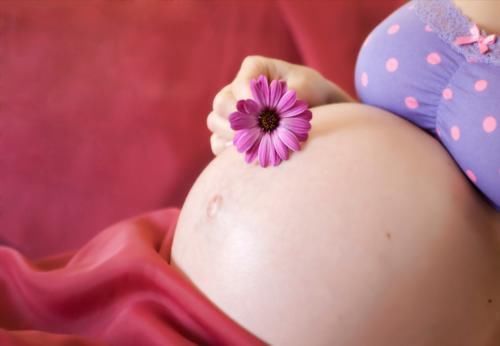 孕肚|怀孕后多久开始显怀，不显怀是否是胎儿发育不良？孕妈要搞清