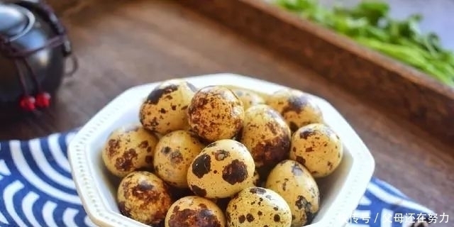 好吃|鹌鹑蛋最好吃的做法，比白水煮的好吃百倍，一口一个真过瘾