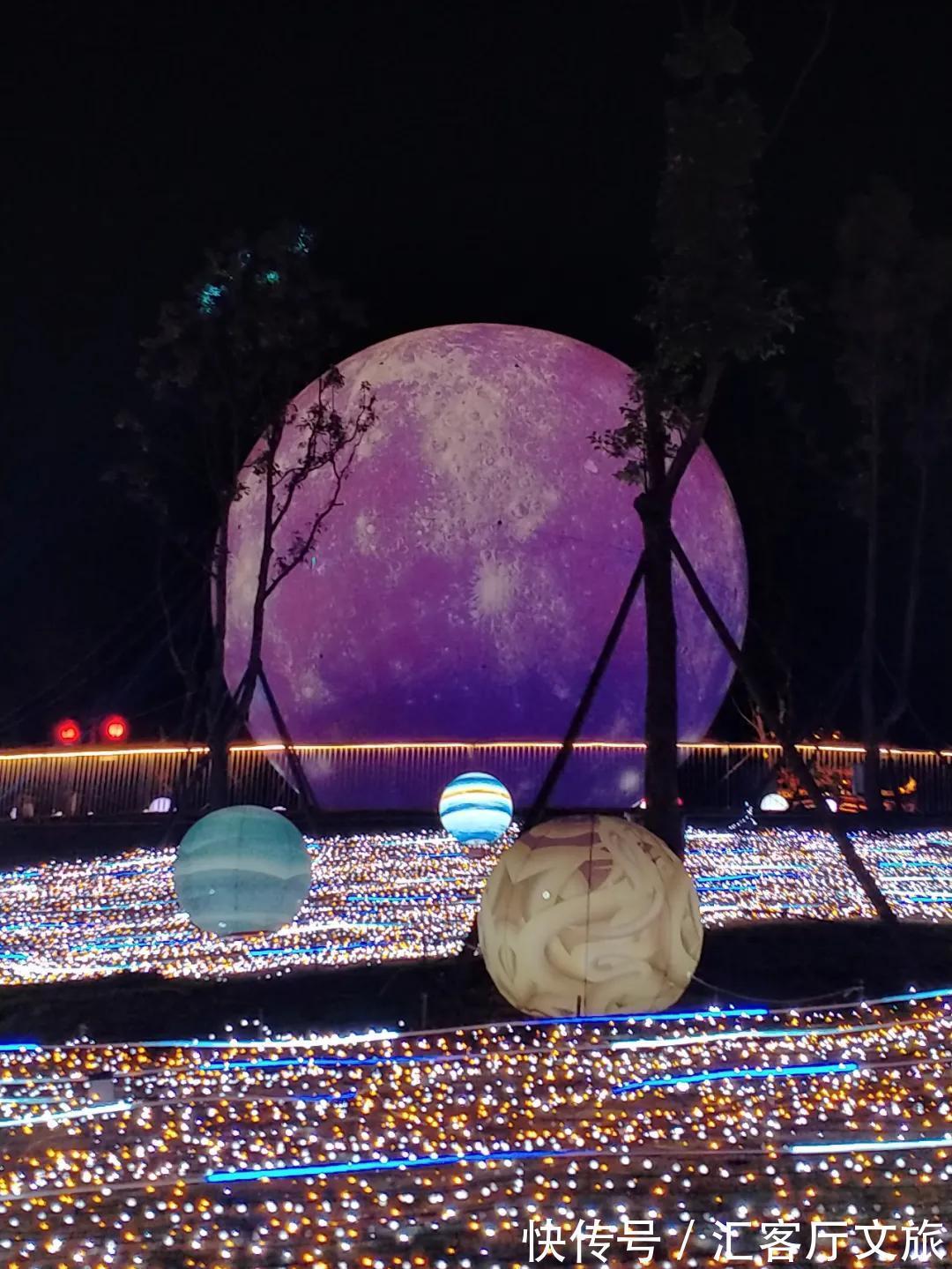 井盐|去年才通高铁,这座“十八线”国内小城,凭什么就火到了国外?