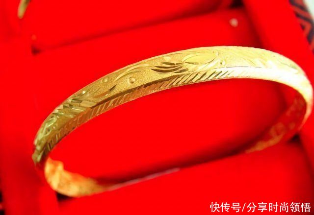 去老凤祥买金手镯，要注意以下3点，多学一些少吃亏