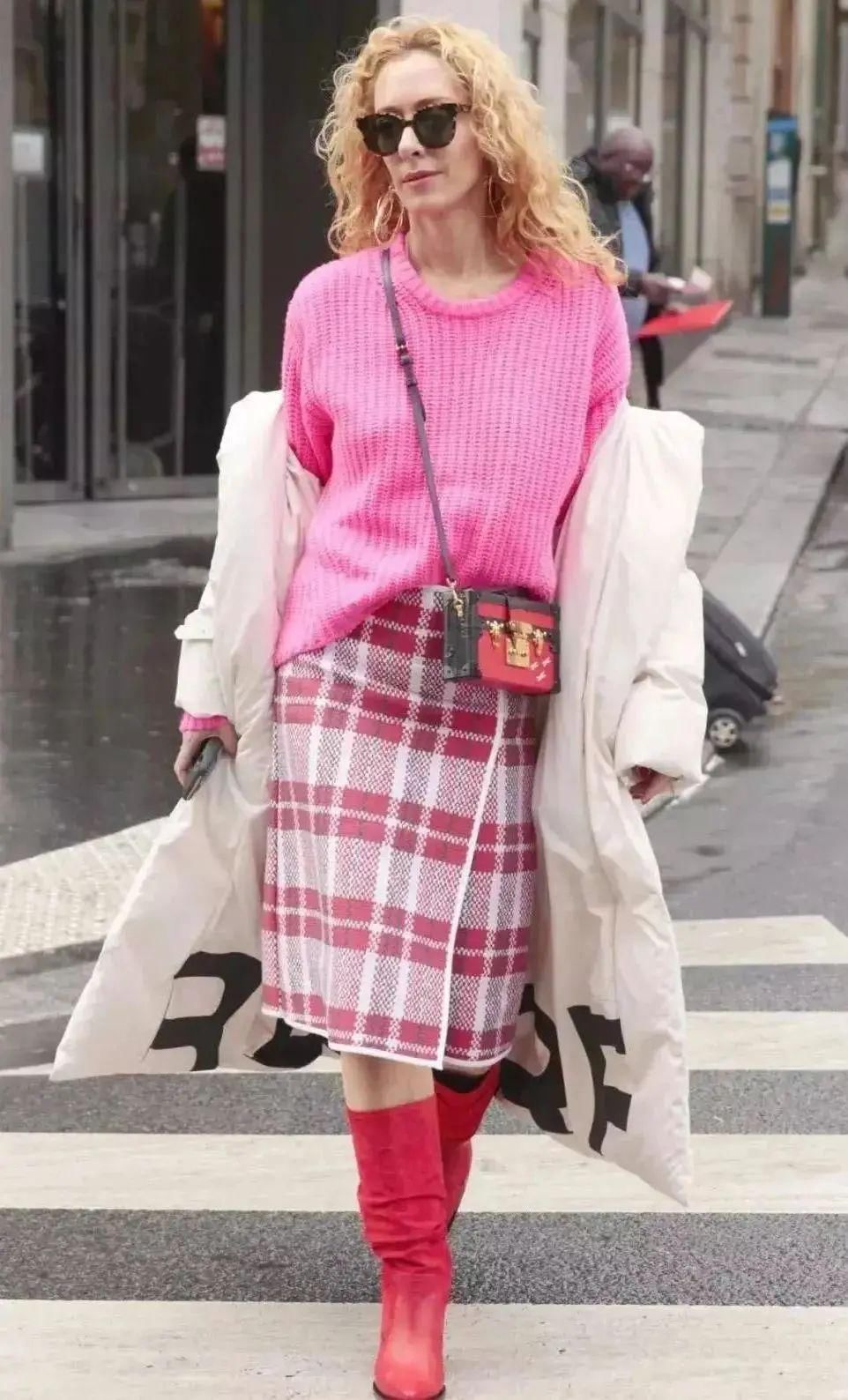 羽绒服+裙子=2021年最王炸组合,早穿早美!