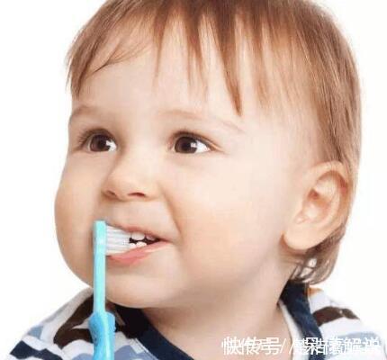 戏精|学会做个戏精，宝宝不愿意刷牙该怎么哄才好？
