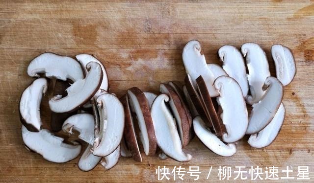 你的生活|腐竹怎么做最下饭和香菇一起炒,美味快手,好吃到停不下来!