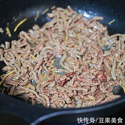下饭菜看这里,快手“低脂青椒牛肉丝”