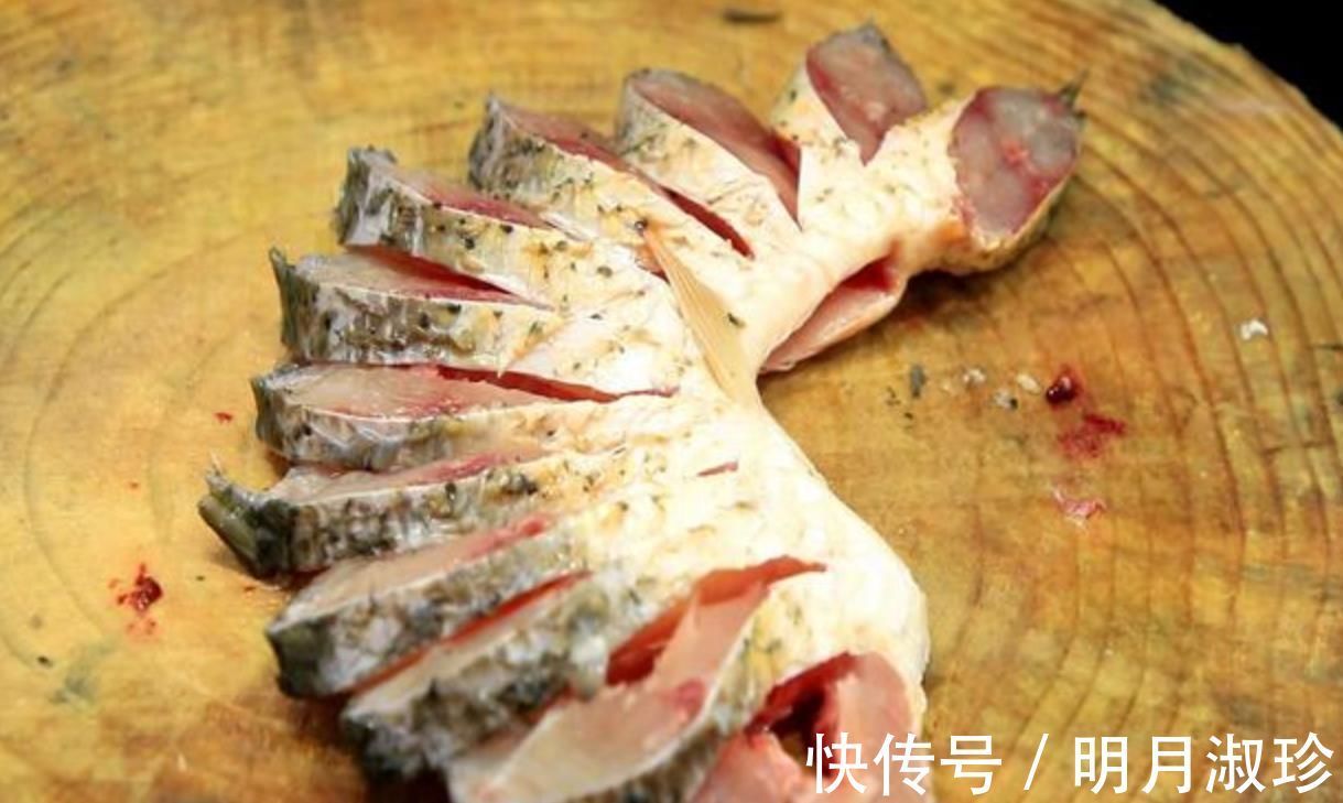 这鱼，以前比猪肉还贵，如今几块钱一斤无人买，蒸一蒸营养滋补！