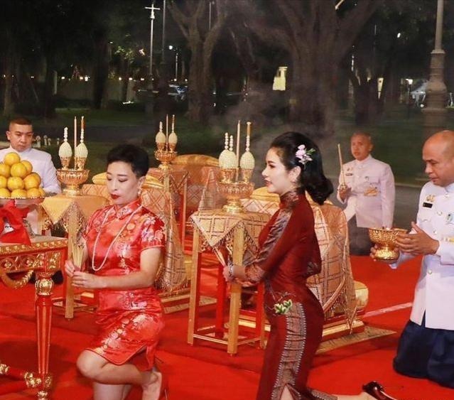 苏提达穿出新意,陪泰王接见外宾全程用外语交流,国宴上出尽风头