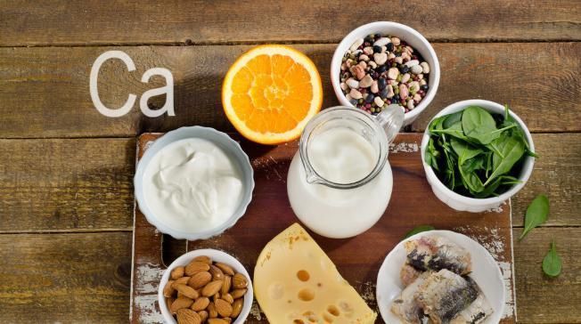 腰间盘突出|中老年人经常腿抽筋，别只知道补钙，做“这件事”才是重中之重