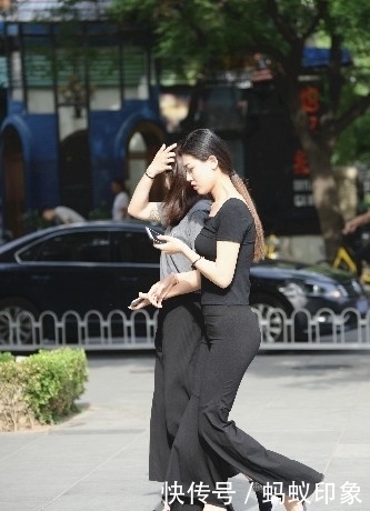 衣服|喇叭裤怎么穿都不好看?还不是你鞋子没选对!来看看别人怎么穿的