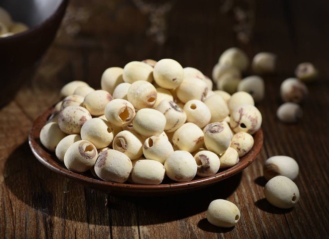 雪燕雪燕|5种抗衰老食物要多吃，补充胶原蛋白、排出湿气、看起来更年轻