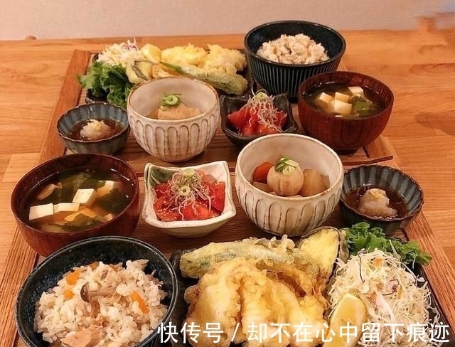 日本妈妈|日本单亲妈妈晒母女俩晚餐,一人一盘分餐合理,网友:真的好健康