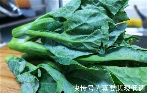 皱纹|女性不想老太快,此菜要常吃,皱纹淡了,小肚子平了,腰更挺了