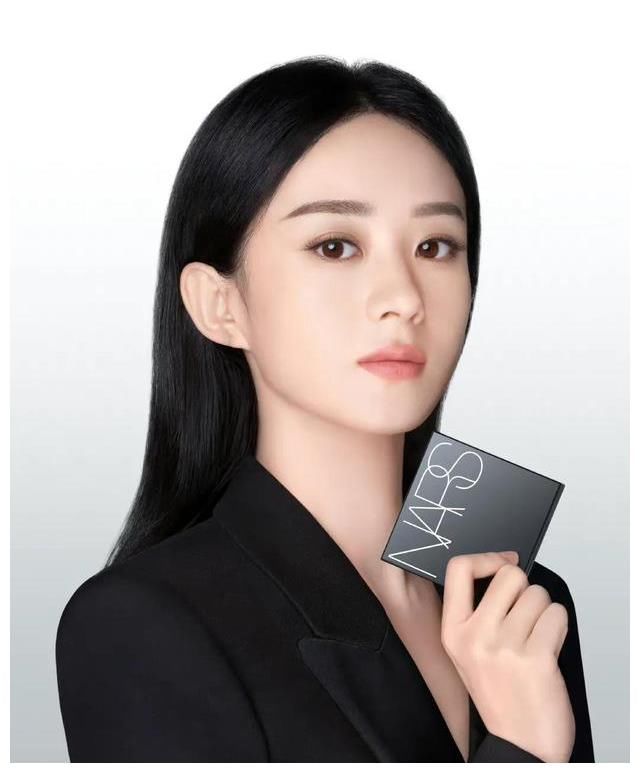 趙麗穎上一階段代言綜藝雜志各種美圖層出不窮，突然沉寂好想你