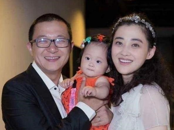 26年前朱時茂的春晚小品中,誰注意他旁邊的女孩,已火得一塌糊涂