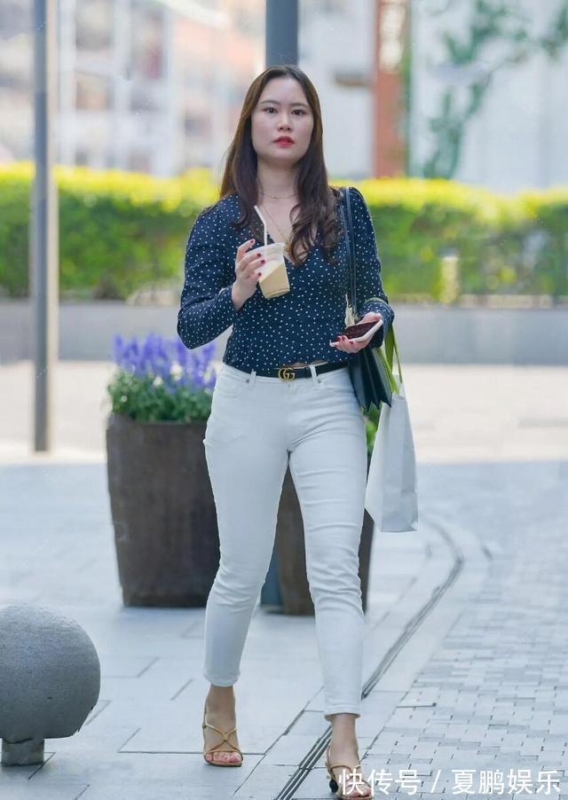 高跟鞋|想要穿搭有层次美,别总指望“打底裤”,这样让你优雅出众!