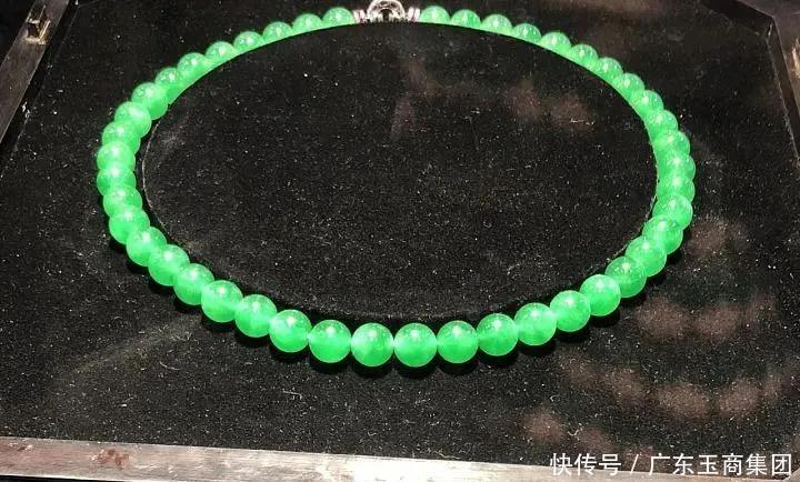  奢侈品|展会级别的翡翠长什么样，开眼！