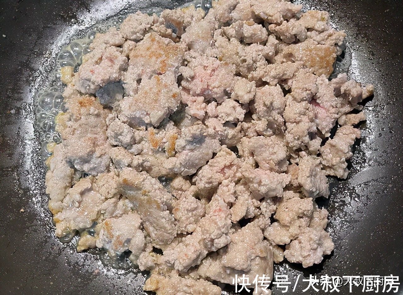上班快手午餐!大叔教你肉末炒蛋,香气扑鼻,简单易学,超下饭