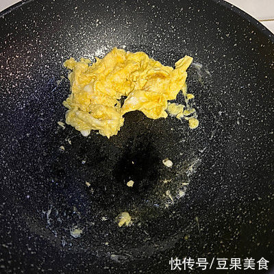 减脂餐 蔬菜炒蛋这样做好吃一百倍！多吃还能助消化