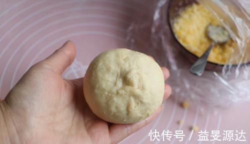 面粉别蒸馒头了，简单一做，比面包松软还好吃，做法一看就会