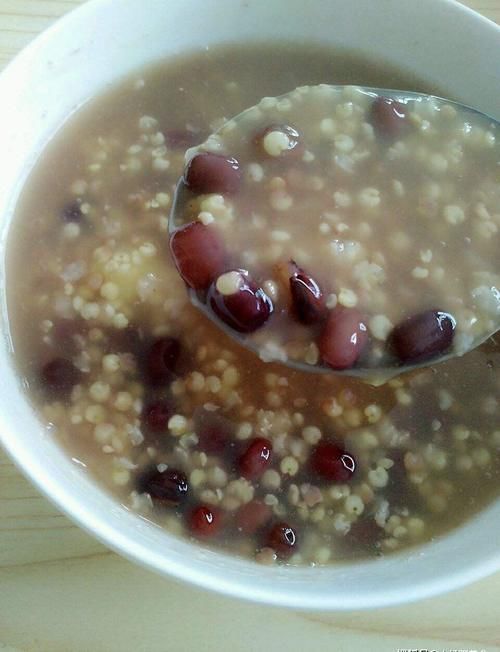 红豆和此物一起煮，每天来一碗，腰慢慢变好了，皮肤也白里透红