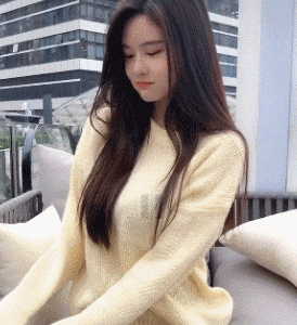 |搞笑GIF:霸气了我的姐 这辈子见过最拉风的走路姿势