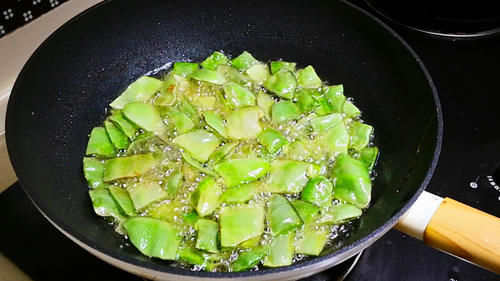 秋天，此3样食材一起炒着吃美极了，鲜美营养足，不放味精也很鲜