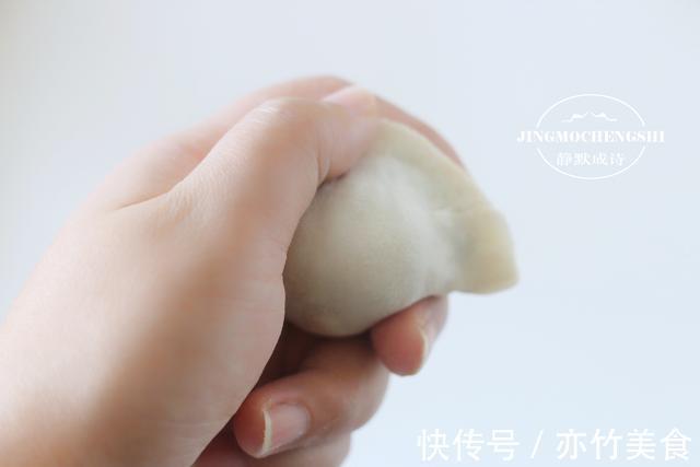 馅儿|调韭菜馅儿时,只要记住调味顺序,韭菜就不会出水,饺子鲜汁四溢