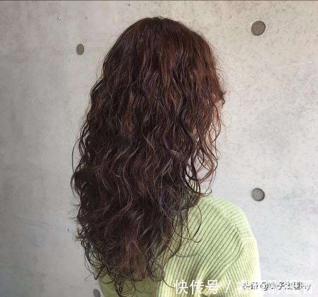 洋气|2021换发型怕老气,来看看这15款,时尚瘦脸真洋气