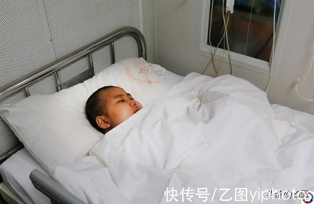 治疗费|10岁男童三次接受移植，打工父母负债累累，如今生死攸关却没钱了