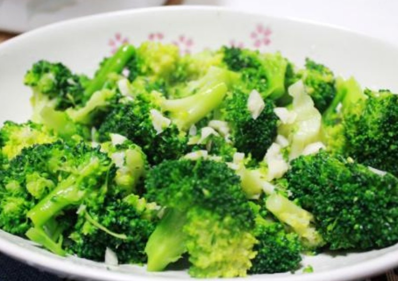 炒西兰花时，要不要先焯水一直没弄明白，难怪又黄又蔫，不干净