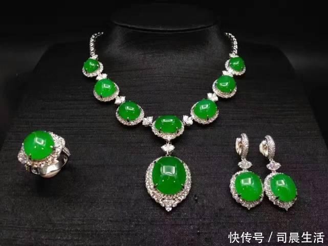 链条|钻石和什么彩色宝石搭配，显得更美更令人目眩神迷？经典的才永恒