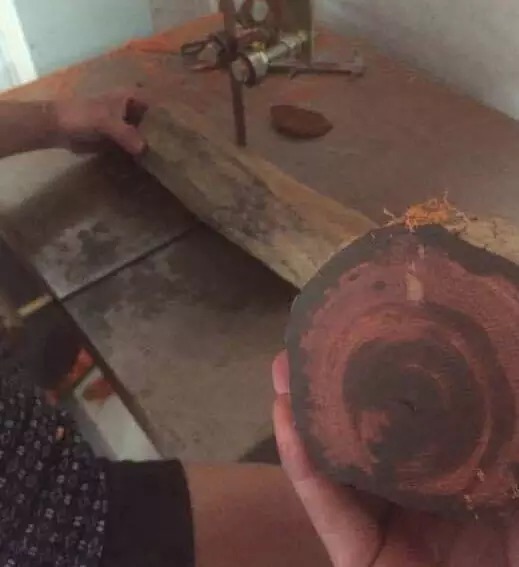 紫檀木料|分享小叶紫檀笔筒掏空技术