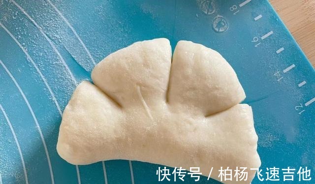 豆沙馅|孩子特别喜欢的小面包,细腻拉丝零失败,蓬松暄软口感好!